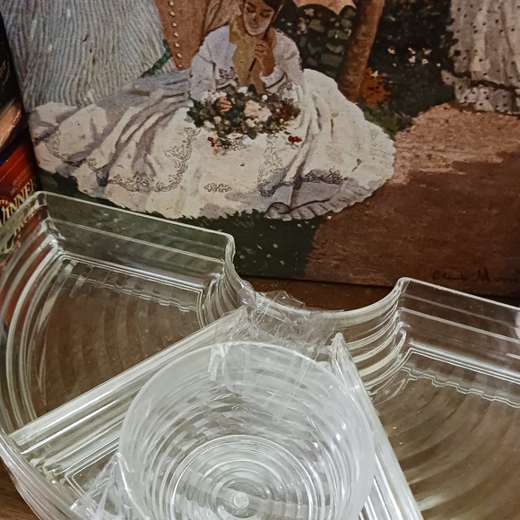 🍱Chip & Salsa Heavy Divided Platter/Tray Melamine Round 16",Serving Bowls🥣🍒🍍 - Picture 2 of 7